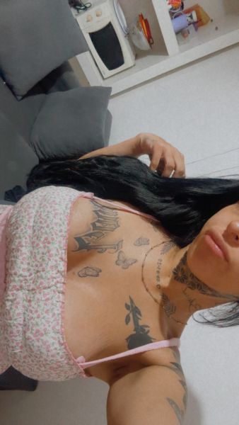 Hola bebe me llamo Mile, Morocha vení a conocerme lugar super discreto re buena onda💦🤤