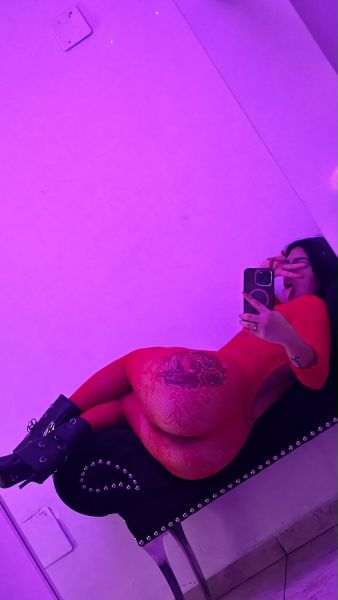 Miamoor soy aixa pendejita morocha cordobesa con una curvas infernal 😈 como en las fotos te van a volver lokito de tanto plaser 💦👅💋 con una cola de durazo bien durita grande y rika 🥵 mimosa cariñosa sin apuros 🔥😈  onda novios amantes 🥰😋 no te pierdas de esta morocha bomba con una carita hermosa y dulce 🥰😈