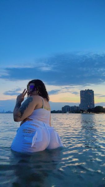Bienvenido amor me llamo isabell y llegué aquí para que disfrutes de una verdadera dama de compañía de lujo, escríbeme para vernos puedo irte a visitar o puedes venir a verme.