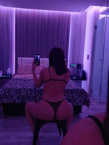 Escorts July en Flores