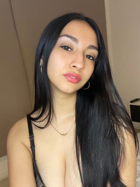 Hola soy Isabella , una jovencita✨🥰que te hace disfrutar con una previa donde te voy a hacer prender fuego 🔥 para que después termines explotando de placer 🤯
Acepto tarjetas 💳 