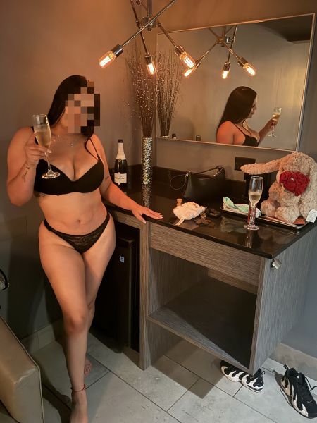 Fotos totalmente reales sin engaños ven a difrutar un rico y delicioso momento agradable llenos de travesura, caliente . Penetración profunda y muchas cosas más mami 😈😈😈😈
