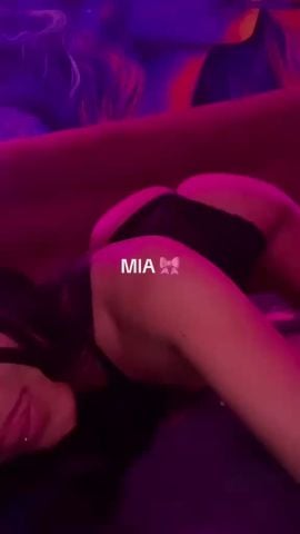 Mia  