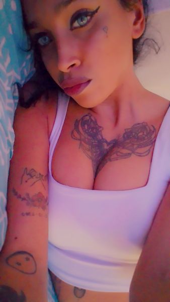 Hola bebe mi nombre es cata🥵
Me encuentro disponible para pasar un momento muy calentito a la manera que mas te guste😈🥵🏩🔥🔥🔥🔥
Hablame no gaste en hotel y veni a verme🥰🥰