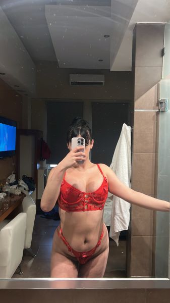 Escorts Almaa em Pilar