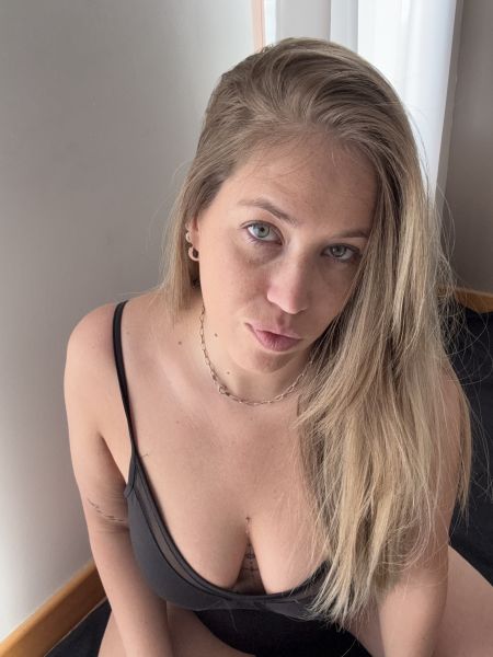 📱•SOLO VIRTUAL•📱
Vamos a divertirnos y gozar juntos.
🔥Videollamadas super hot.
🔥Masturbación.
🔥Sexting .
🔥Novia virtual.
