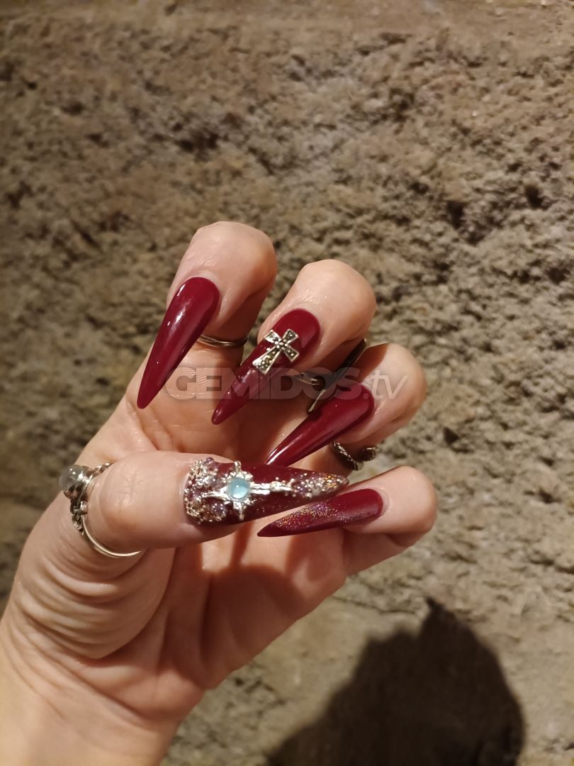 Cristal Low