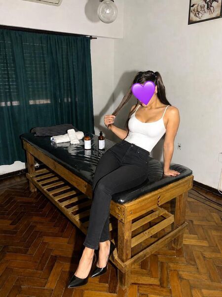 Escorts Agus in Adrogue